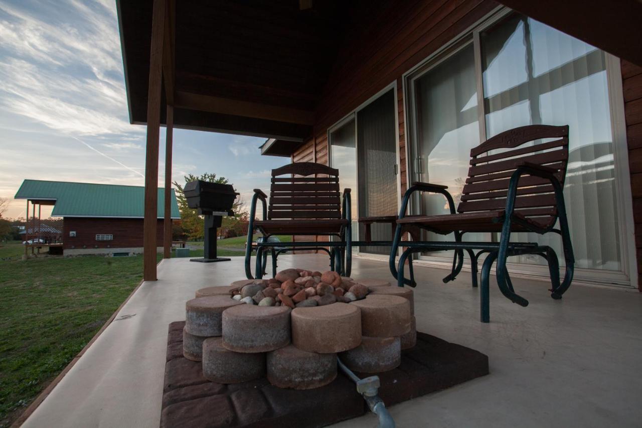 ホテルSerenity Springs - Michigan City Springfield エクステリア 写真